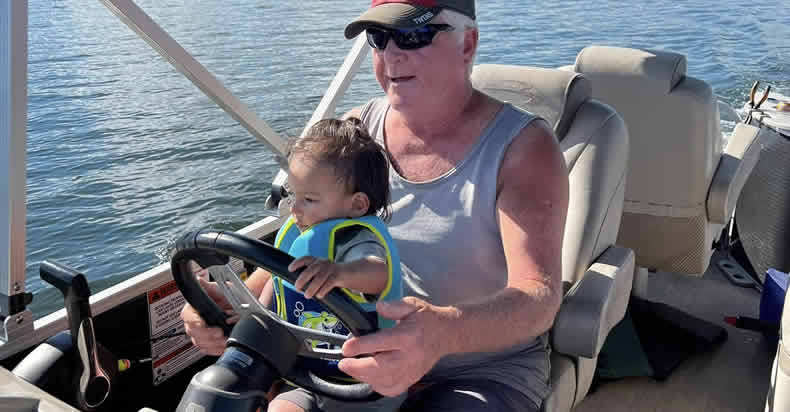 Enjoy family time on the boat at Star Lake